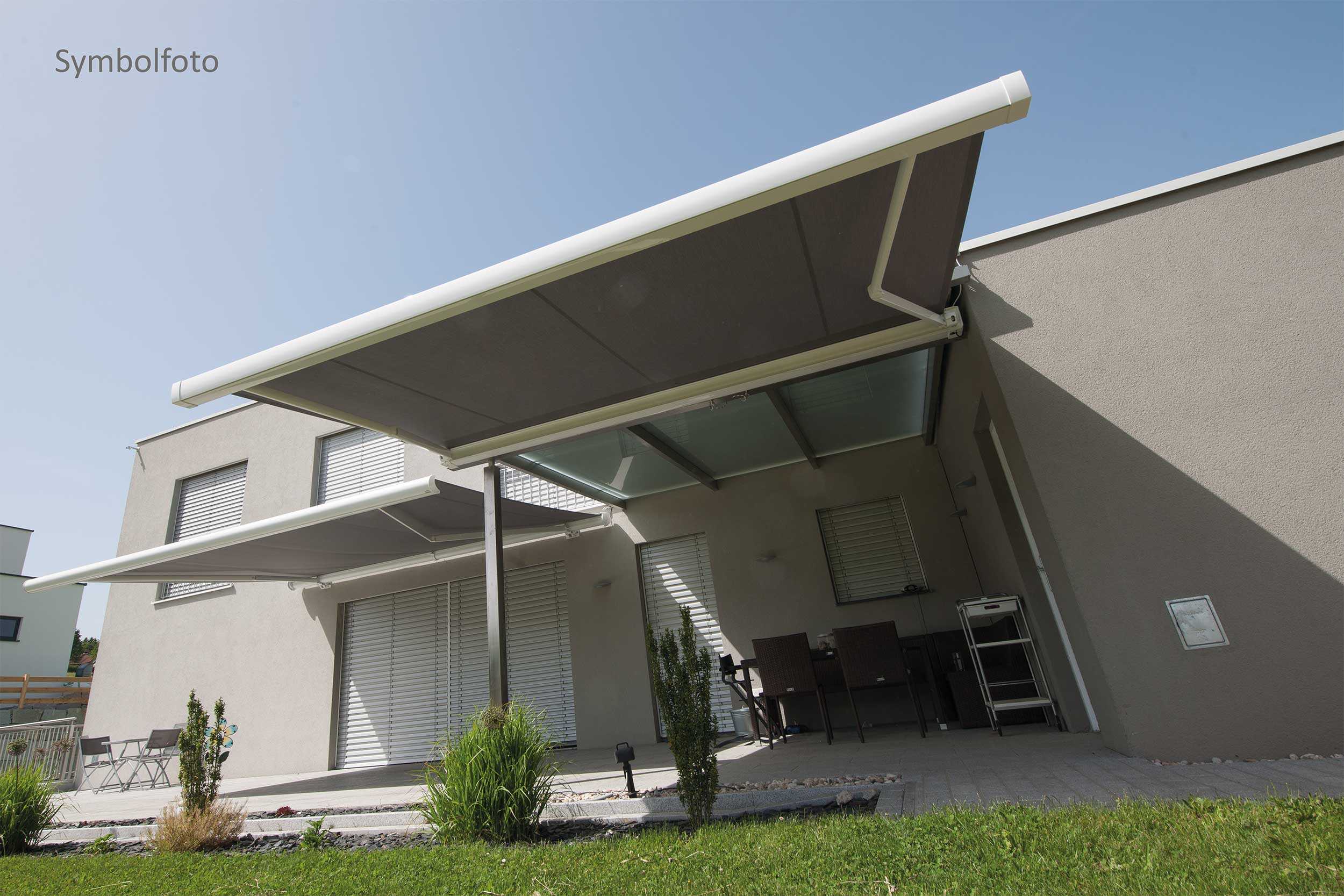 Symbolfoto Ansicht Markise ausgefahren, PALMA