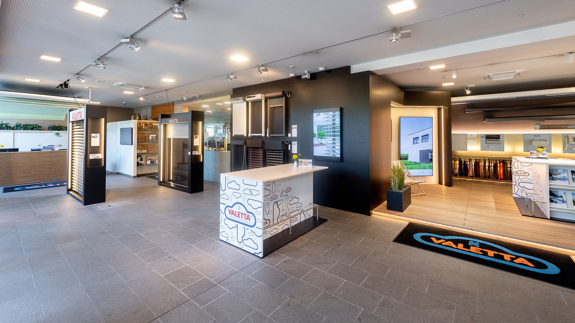 Kundenservice bei VALETTA, Schauraum Zentrale Linz