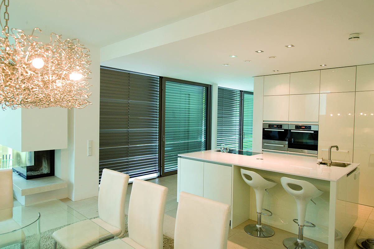 Schiebetür mit Raffstore C80-Lamelle