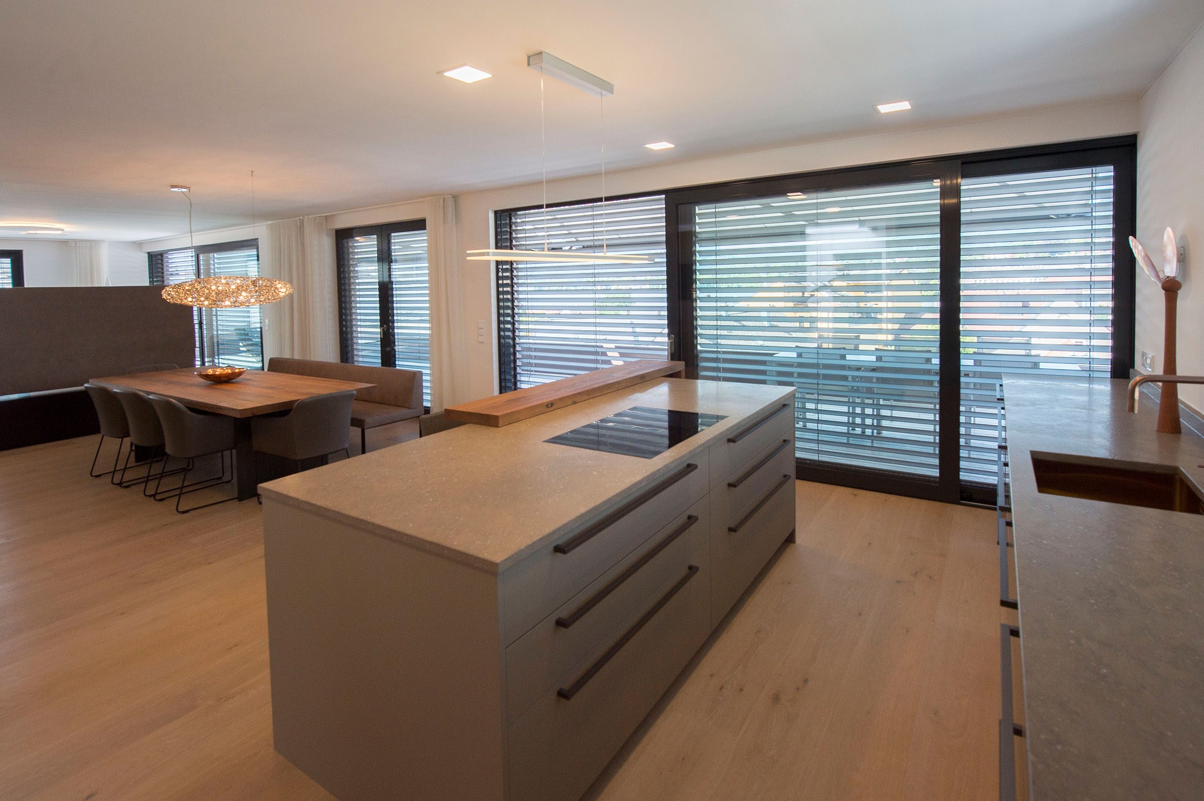 Penthouse mit Verbund-Raffstore Z90-Lamelle