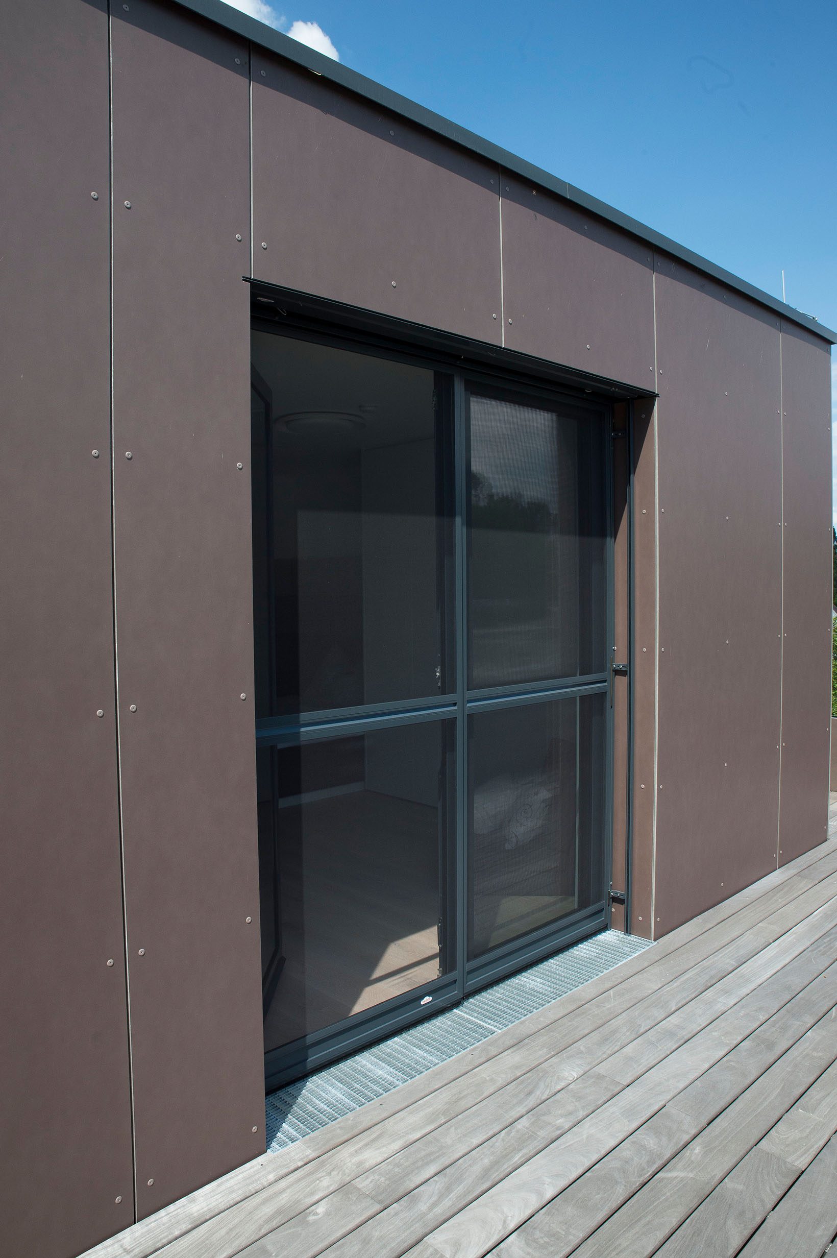 Penthouse mit Doppeltem Insektenschutz-Schwenkrahmen