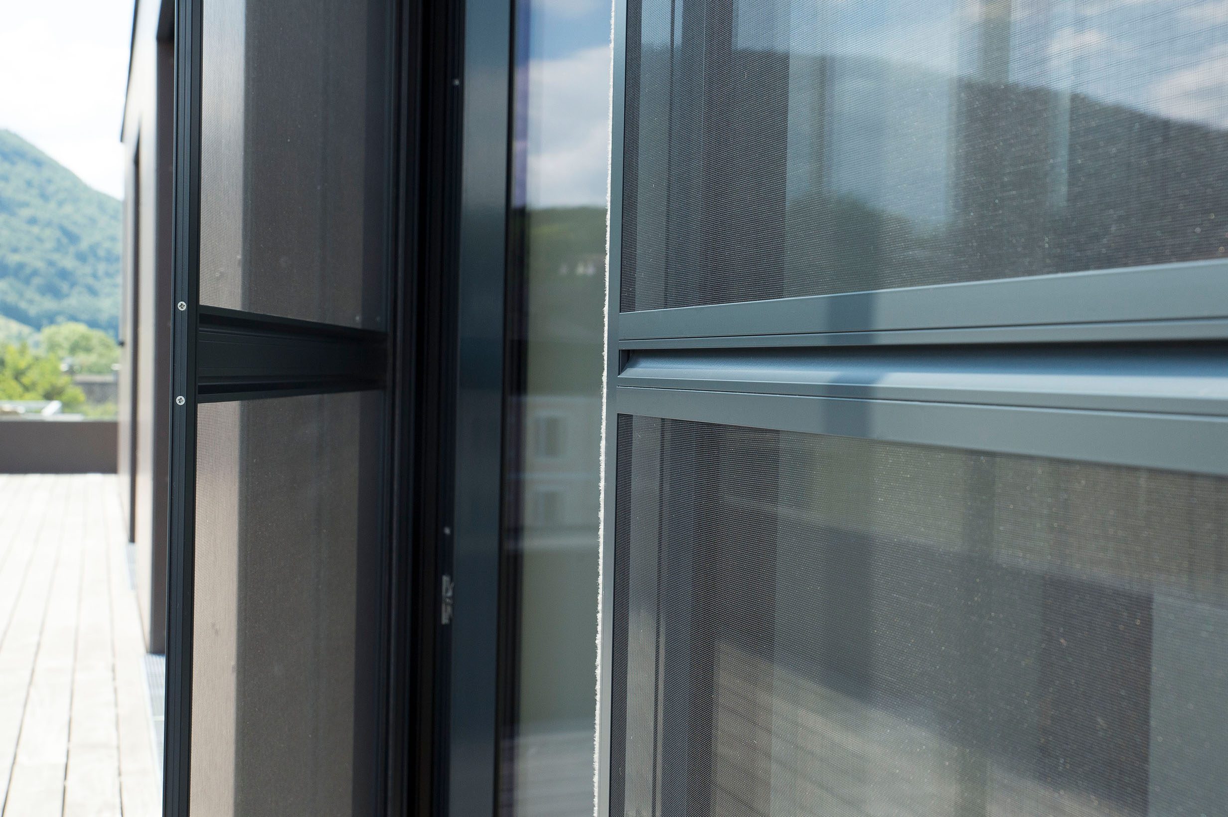 Penthouse mit Doppeltem Insektenschutz-Schwenkrahmen