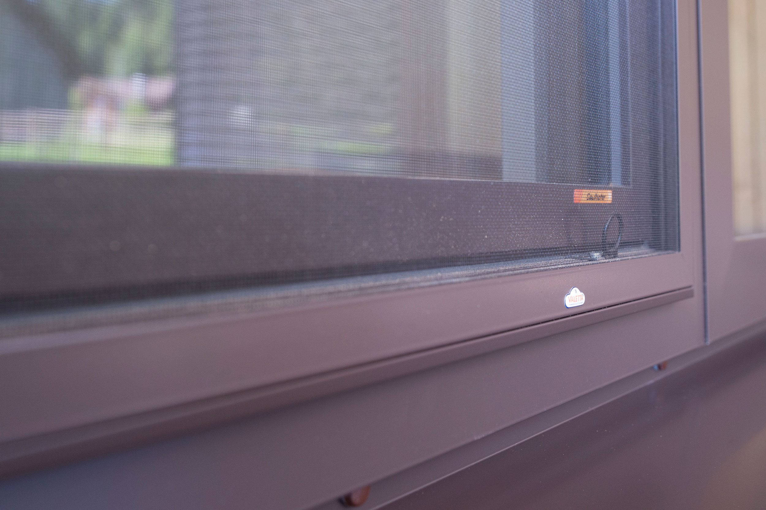 Einfamilienhaus mit Insektenschutz-Schiebrahmen