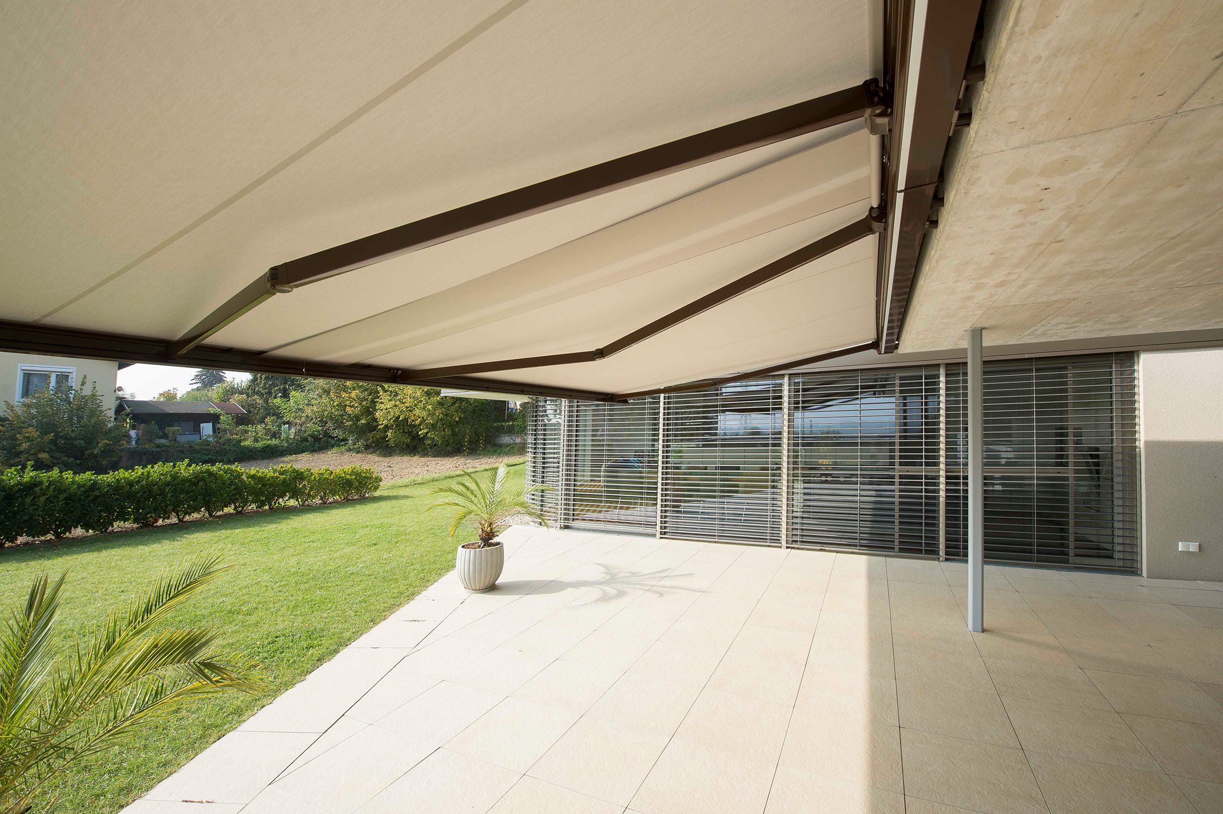 Einfamilienhaus mit LUNA Kassettenmarkise