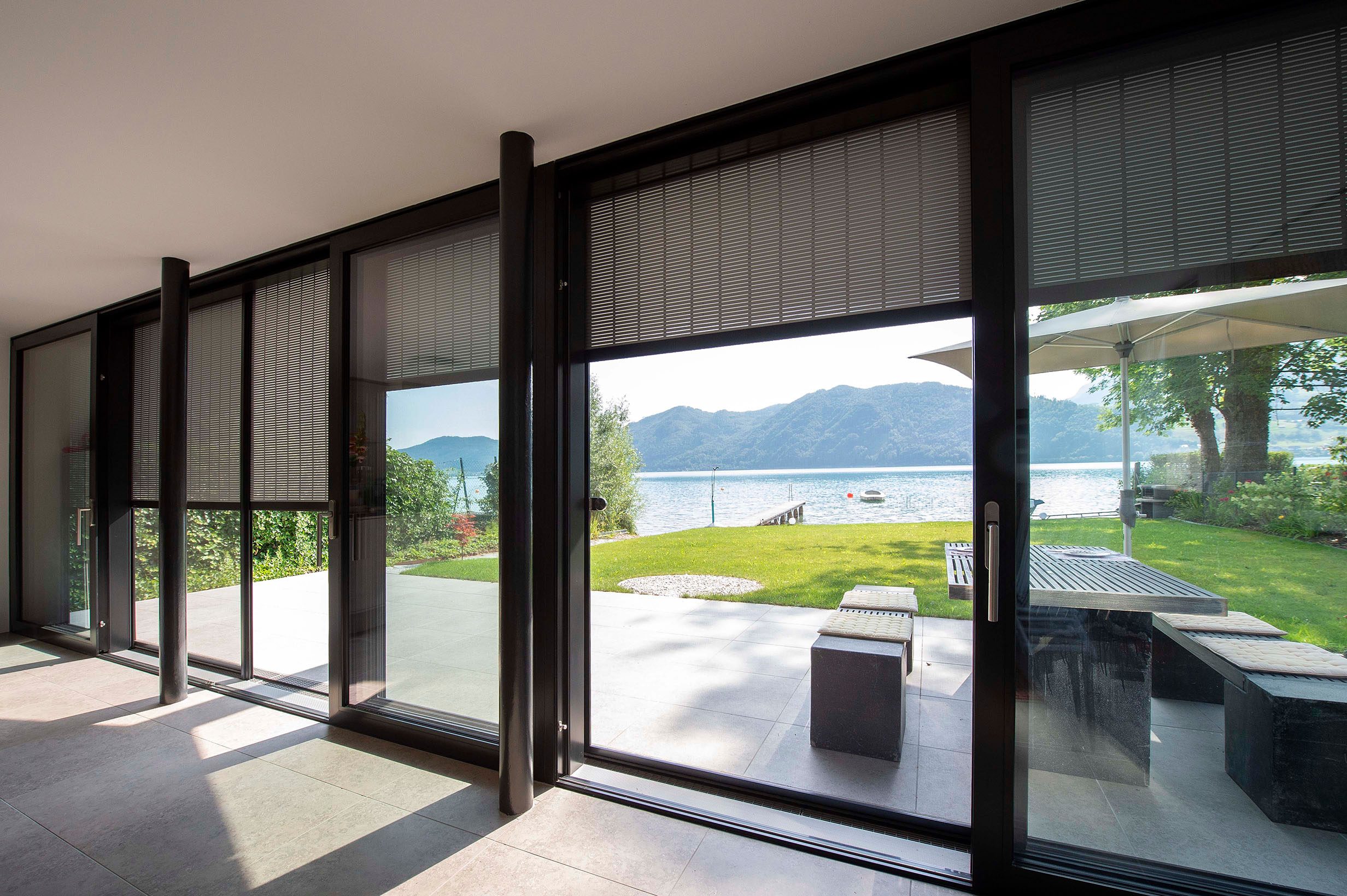 Einfamilienhaus mit Tageslicht-Rollladen