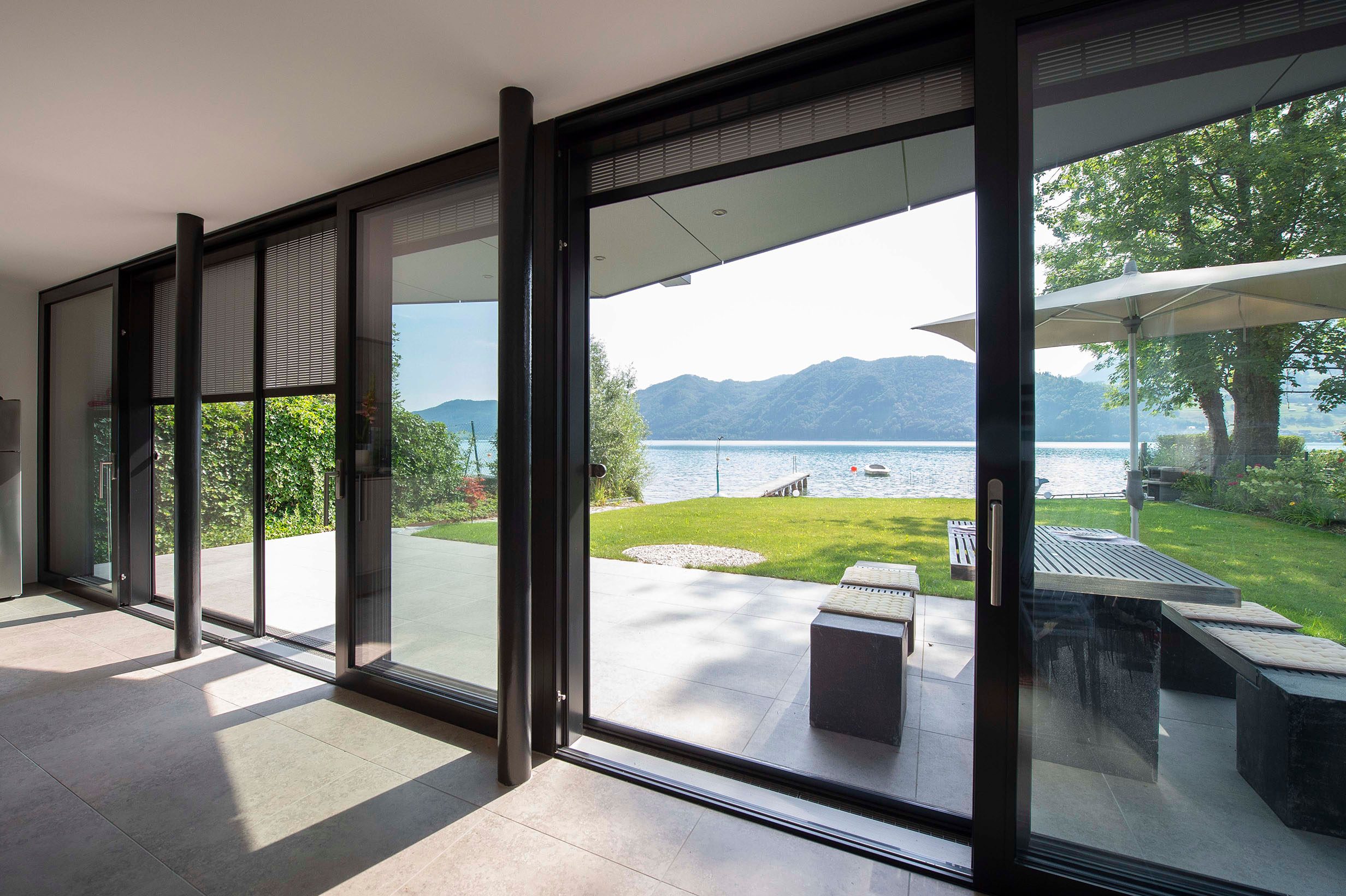 Einfamilienhaus mit Tageslicht-Rollladen