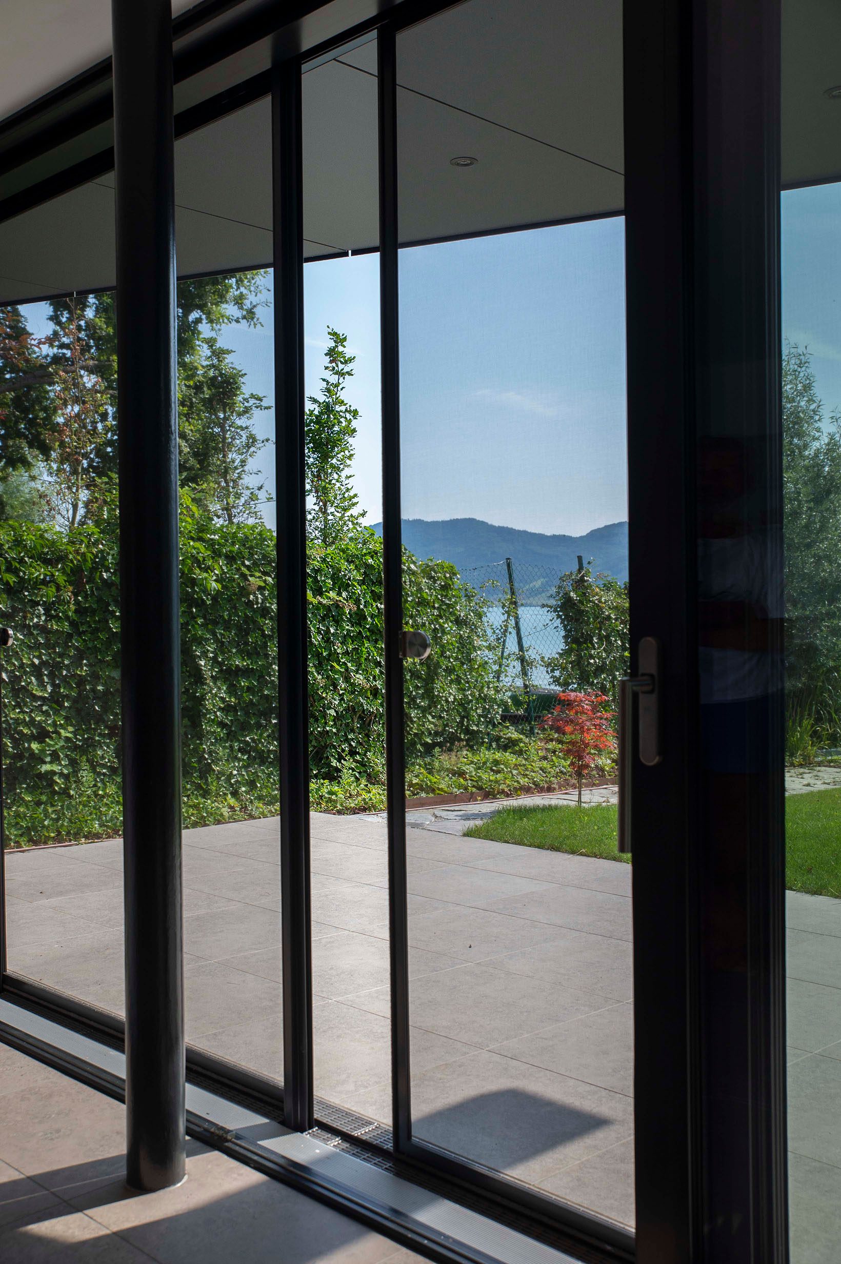 Einfamilienhaus mit Insektenschutz-Schieberahmen