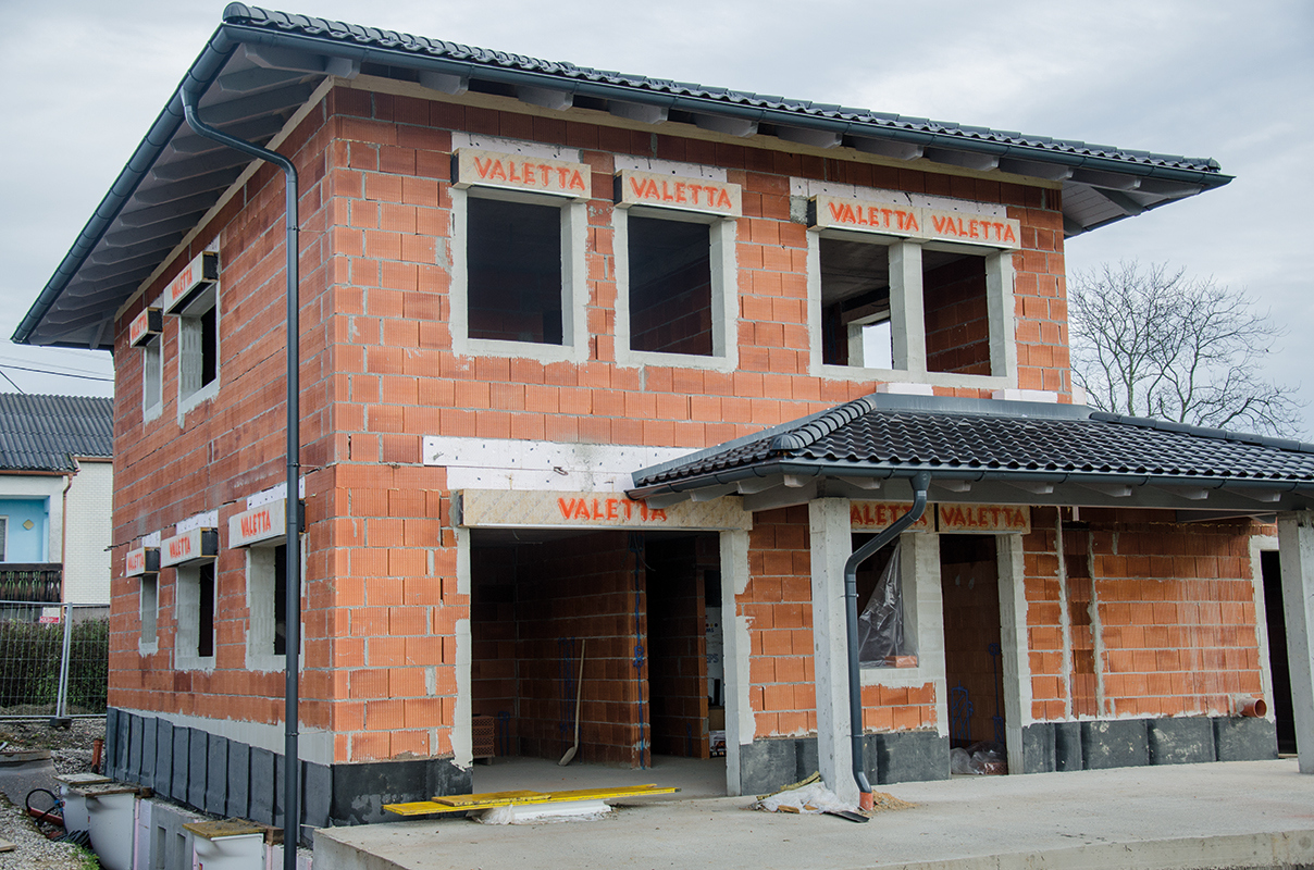 Einfamilienhaus mit Sturzkasten