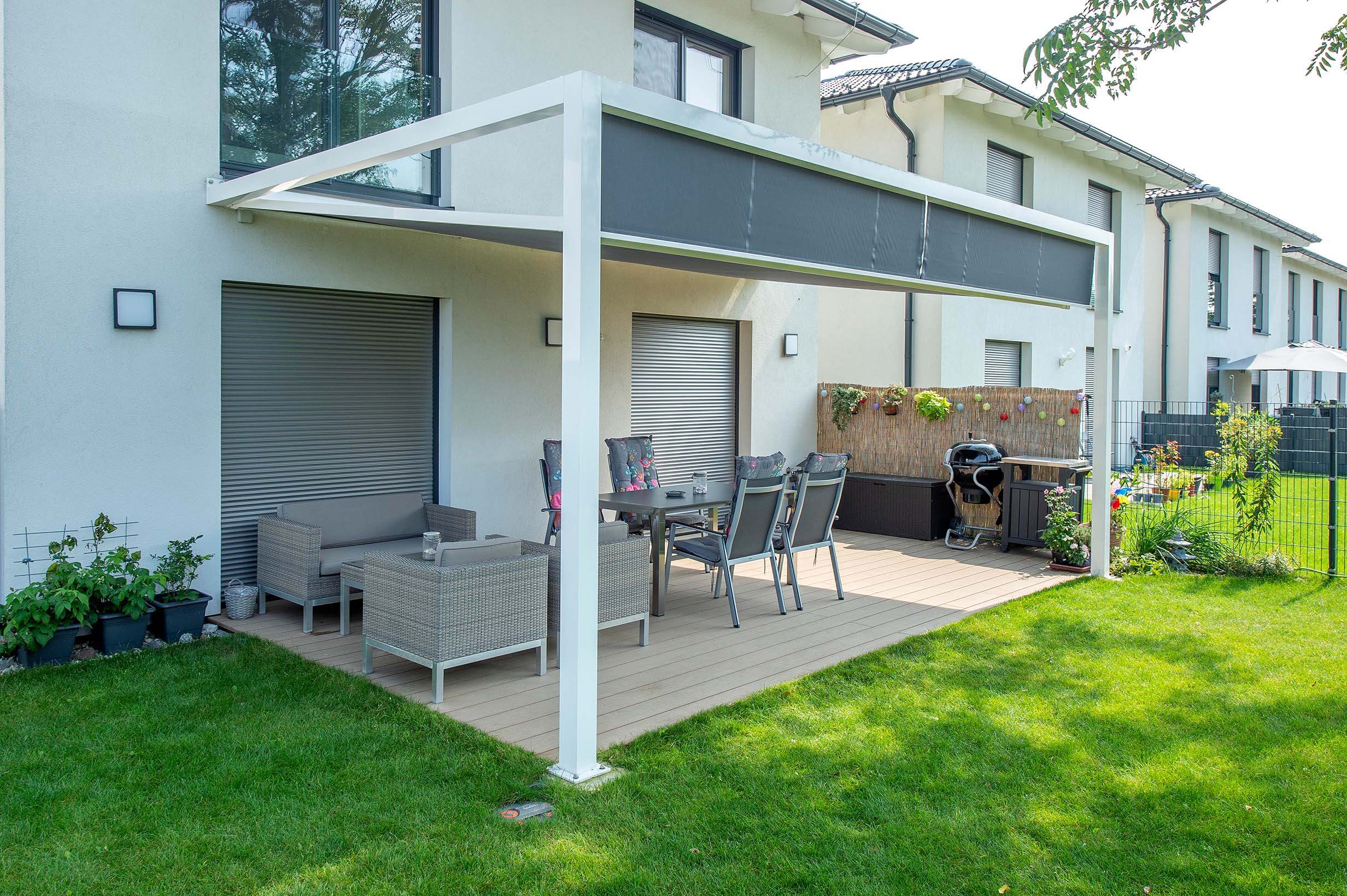 Einfamilienhaus mit ZIP-Beschattung und Unterputz-Rollladen