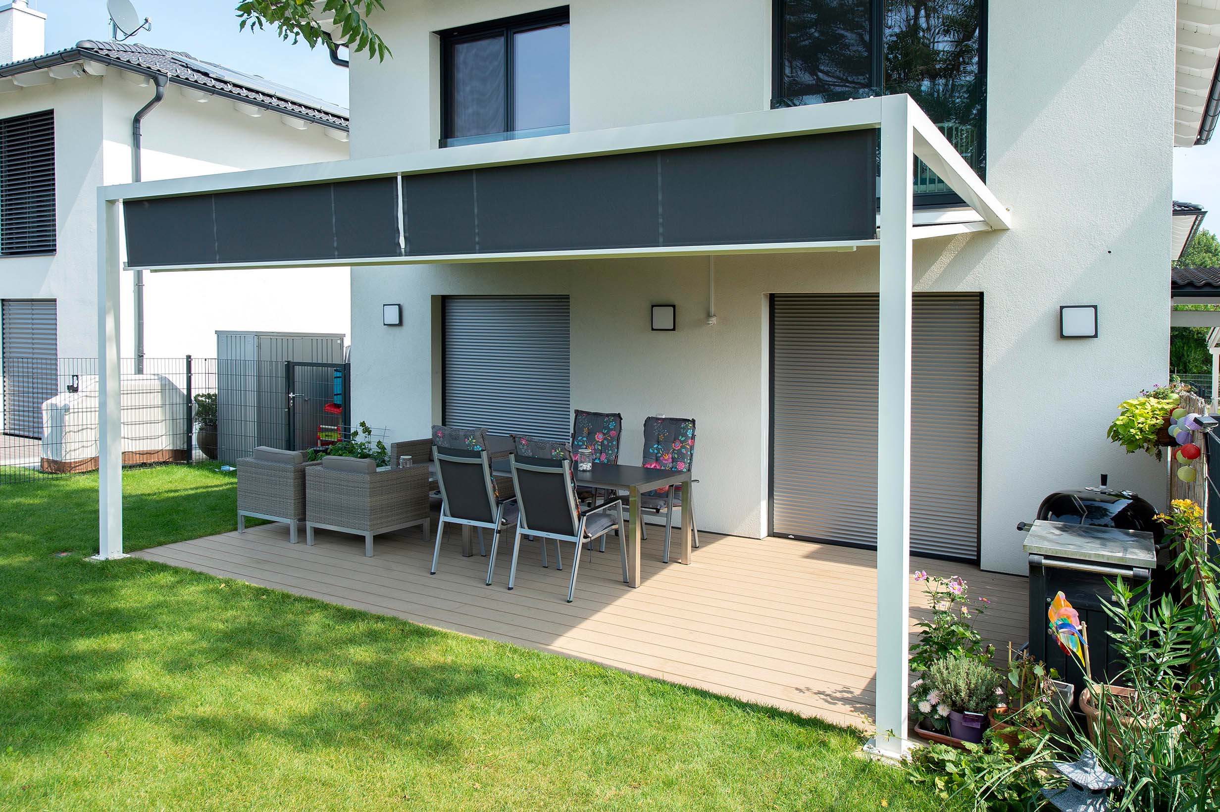 Einfamilienhaus mit ZIP-Beschattung und Unterputz-Rollladen