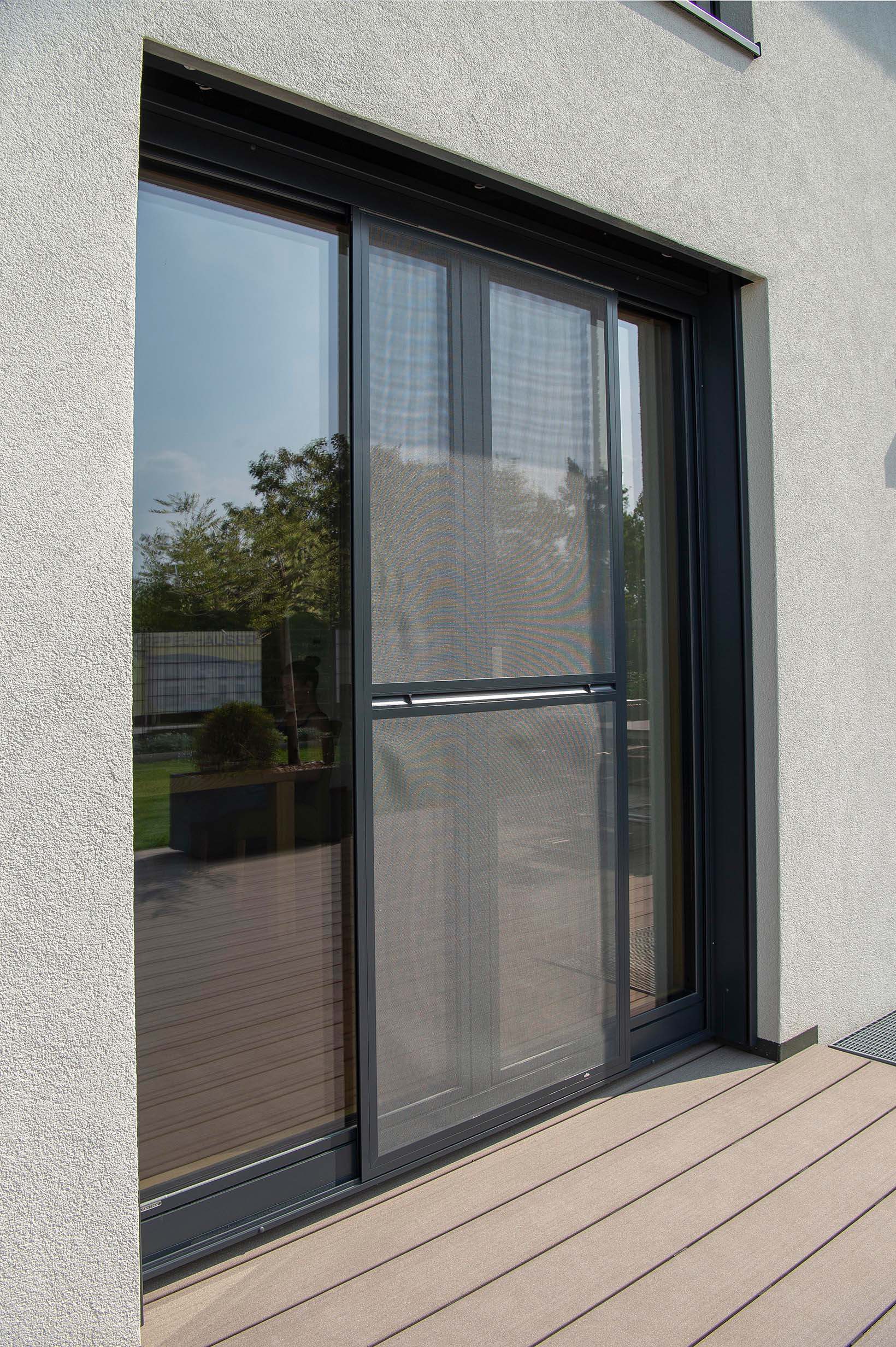 Einfamilienhaus mit Insektenschutzplissee