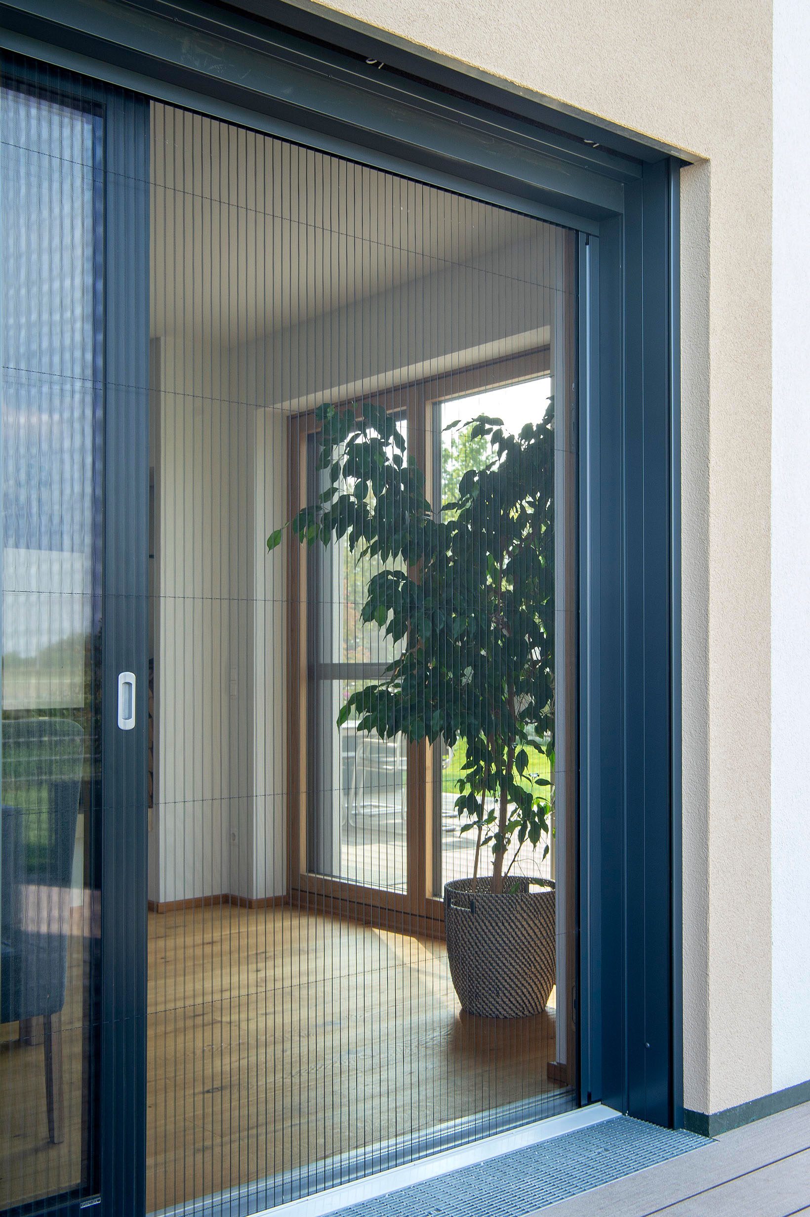 Einfamilienhaus mit Insektenschutzplissee