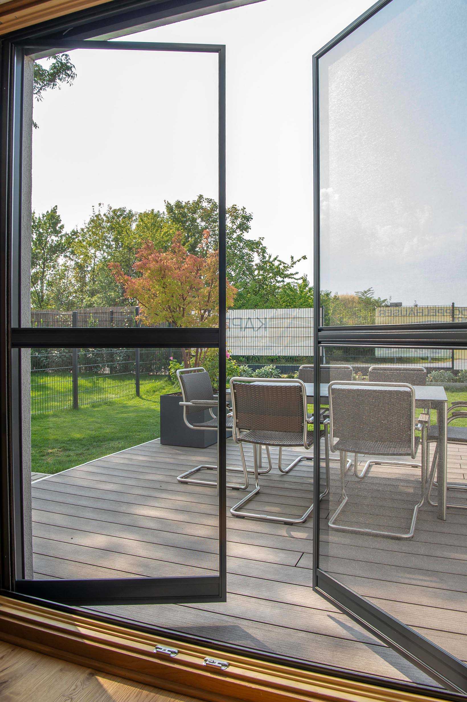 Einfamilienhaus mit Insektenschutzplissee