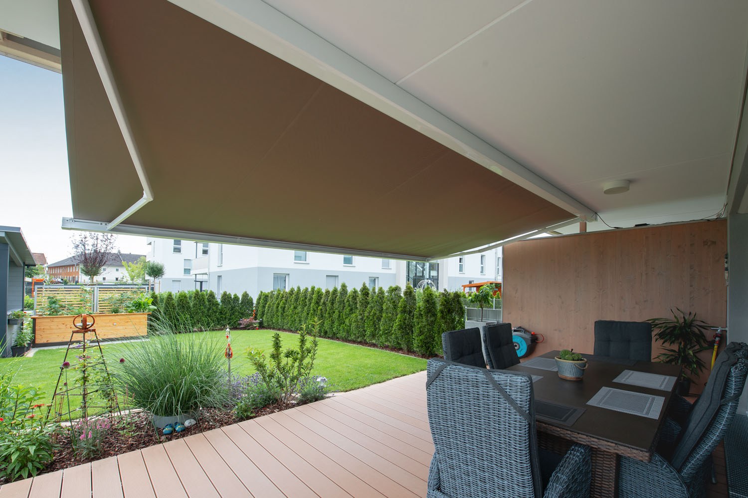 Einfamilienhaus mit LUNA Kassettenmarkise