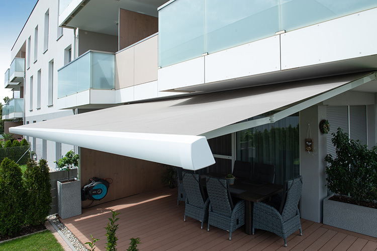 Einfamilienhaus mit LUNA Kassettenmarkise