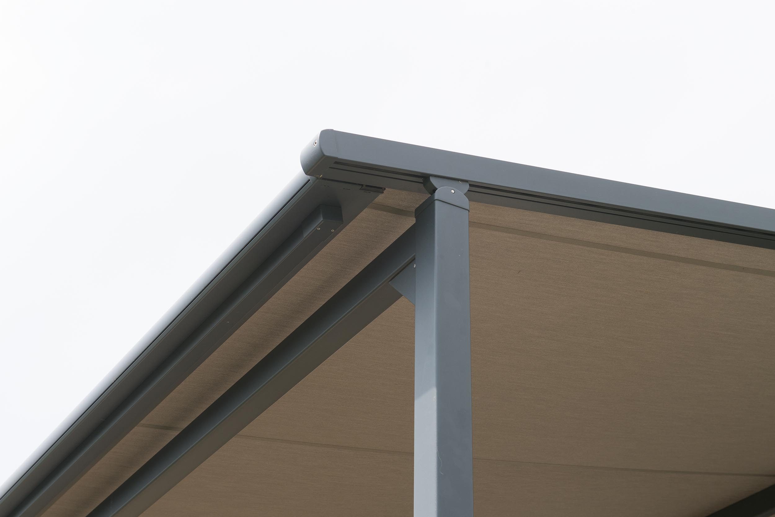 Einfamilienhaus mit Pergolamarkise