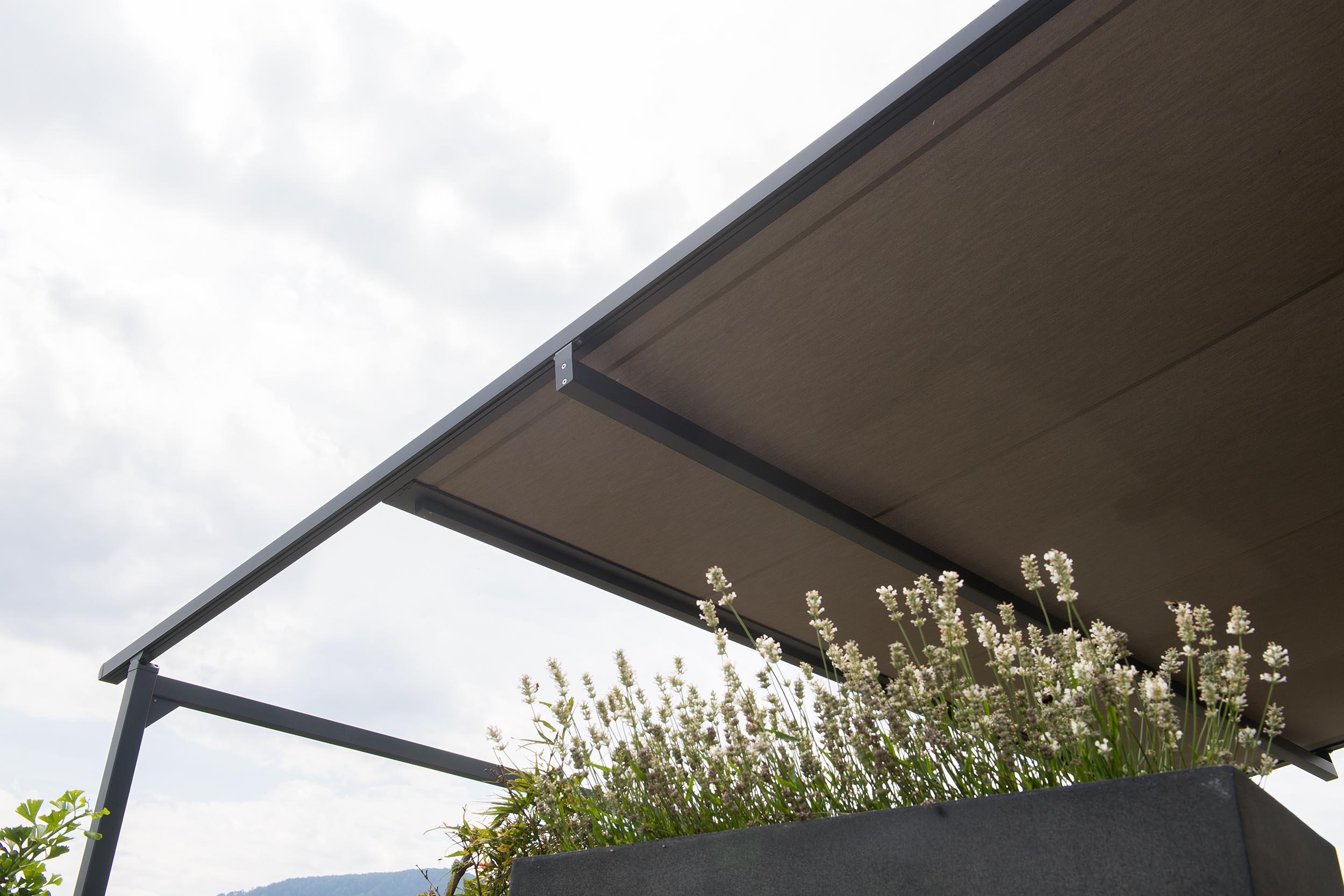 Einfamilienhaus mit Pergolamarkise