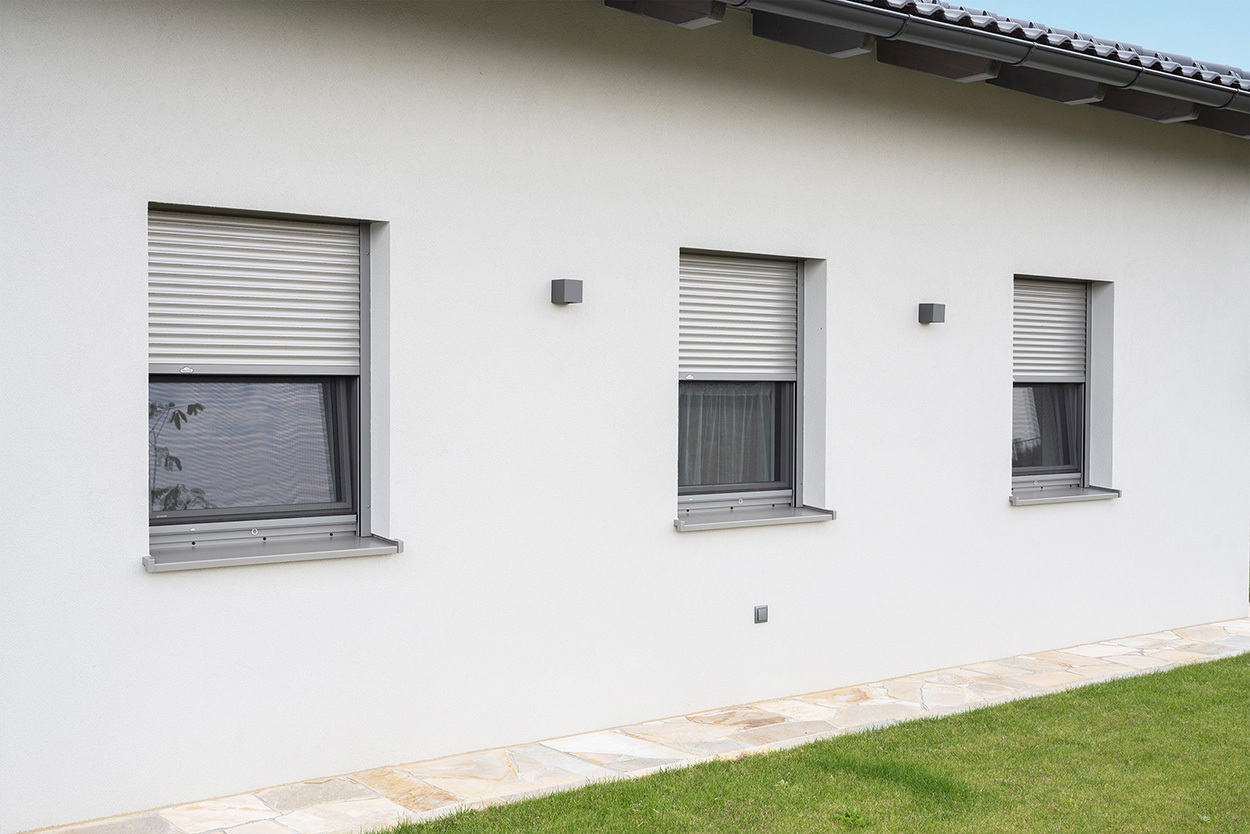 Einfamilienhaus mit Rollladen Komplettierungssatz