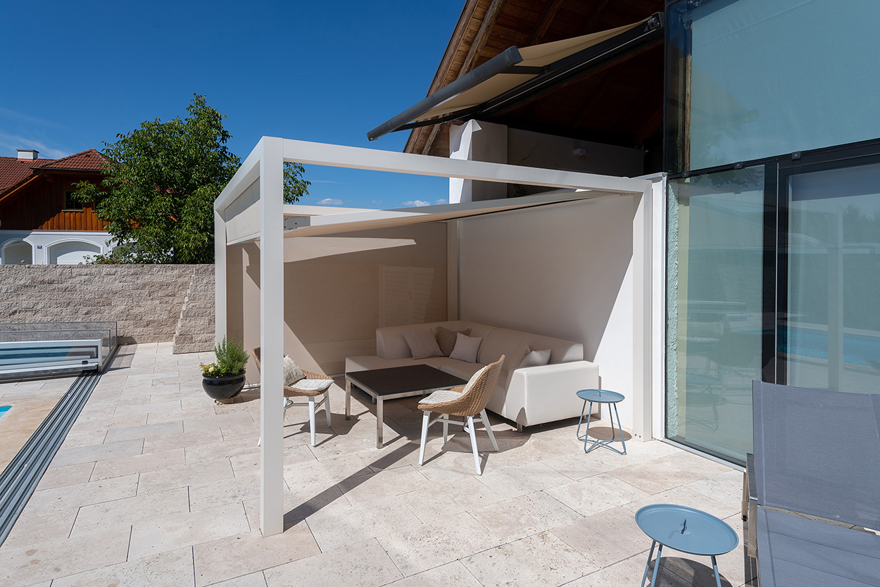 Einfamilienhaus mit ZIP-Beschattung und LUNA Kassettenmarkise