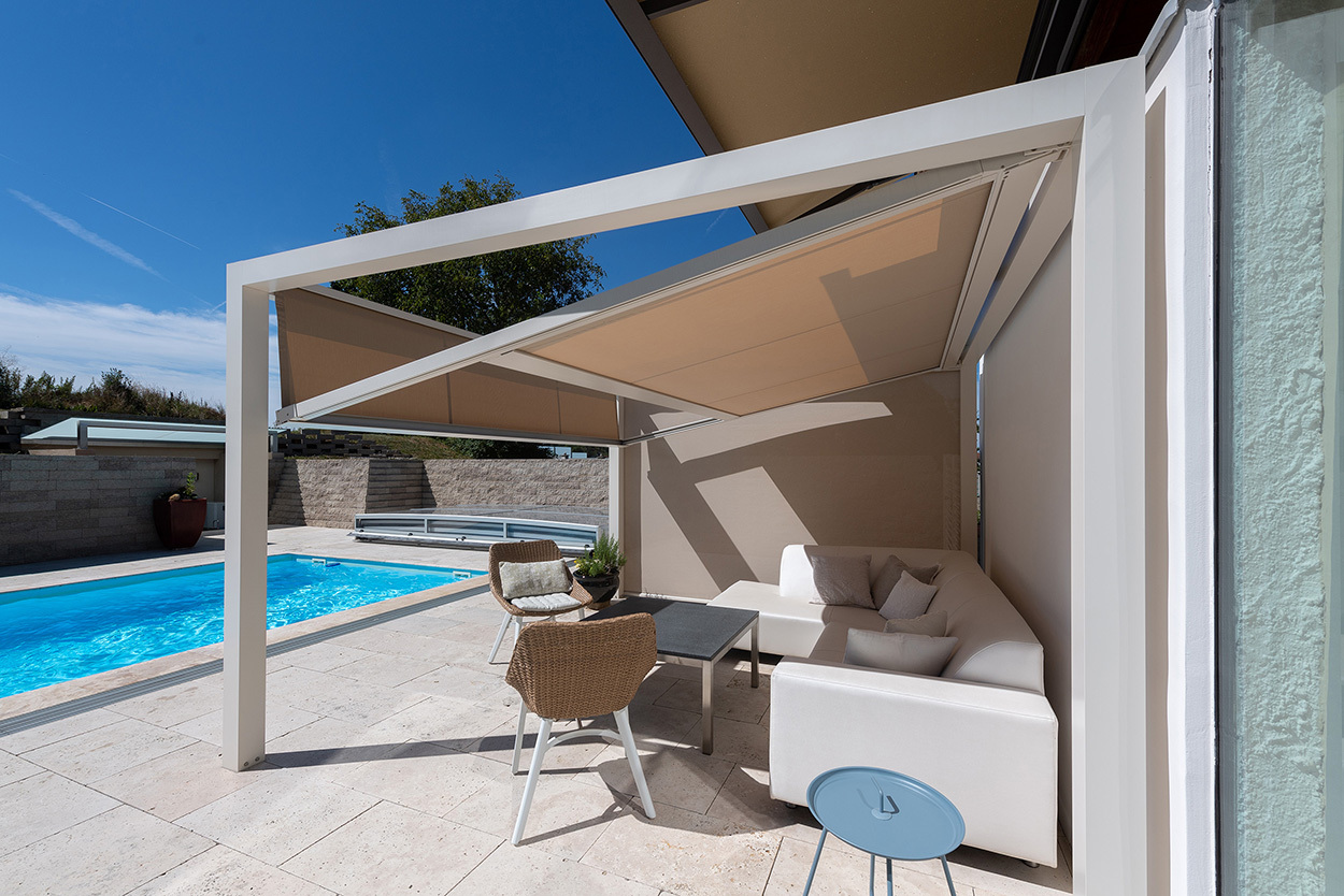 Einfamilienhaus mit ZIP-Beschattung und LUNA Kassettenmarkise