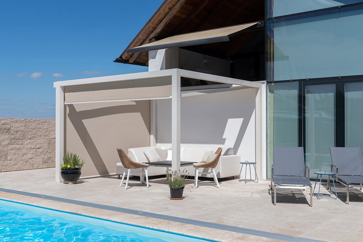 Einfamilienhaus mit ZIP-Beschattung und LUNA Kassettenmarkise