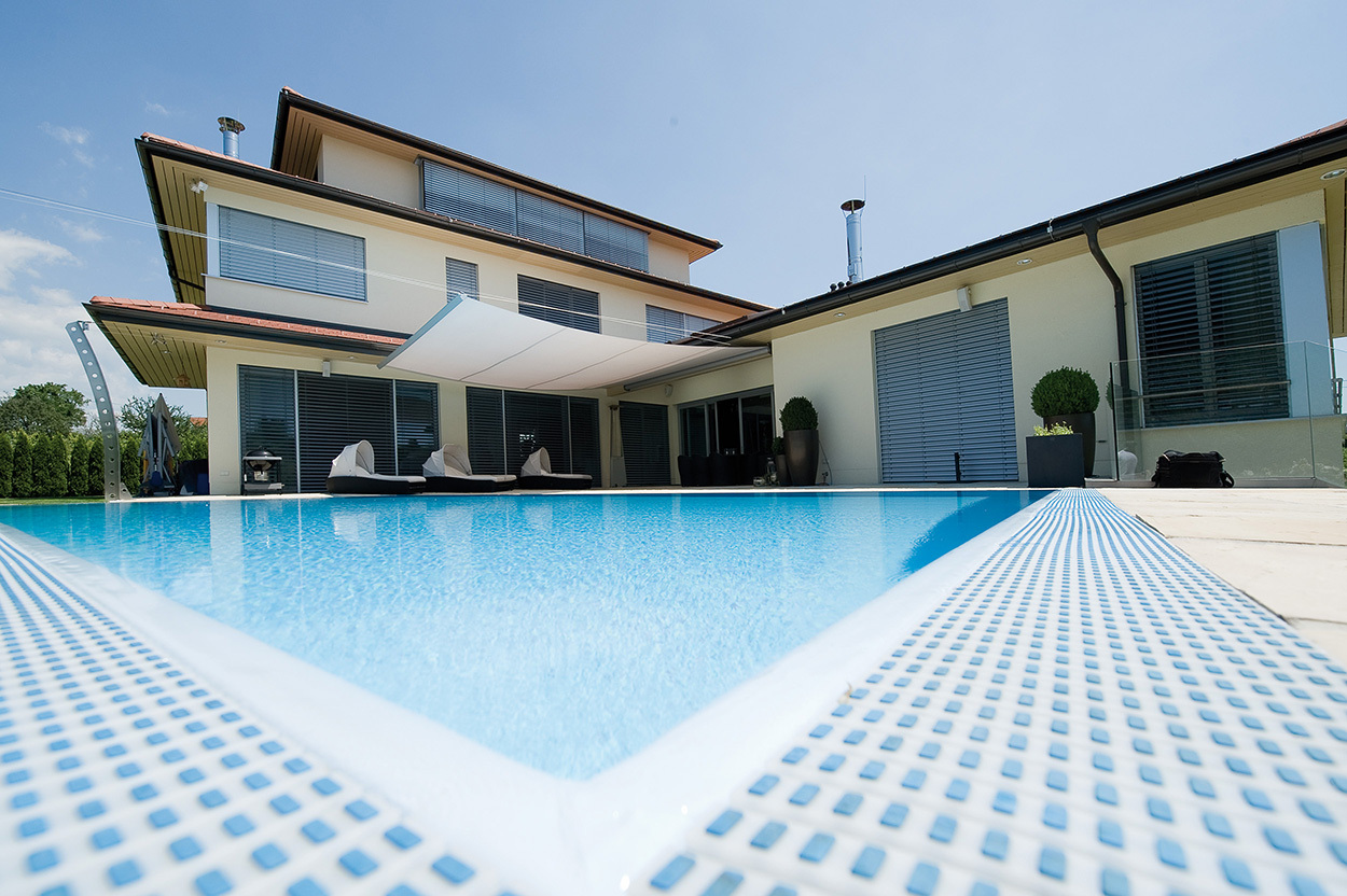 Einfamilienhaus mit Beschattung und Verbund Raffstore