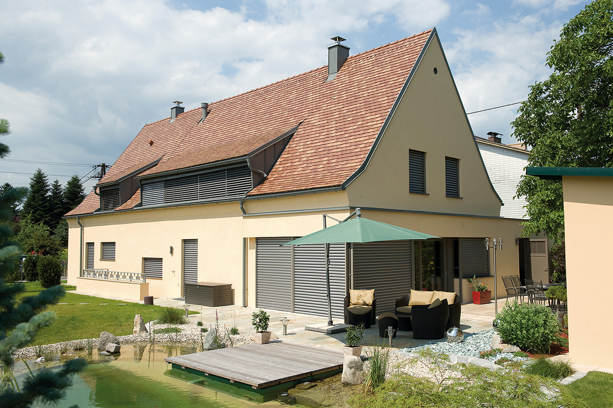 Einfamilienhaus, Ganzmetall Raffstore mit S-Lamelle
