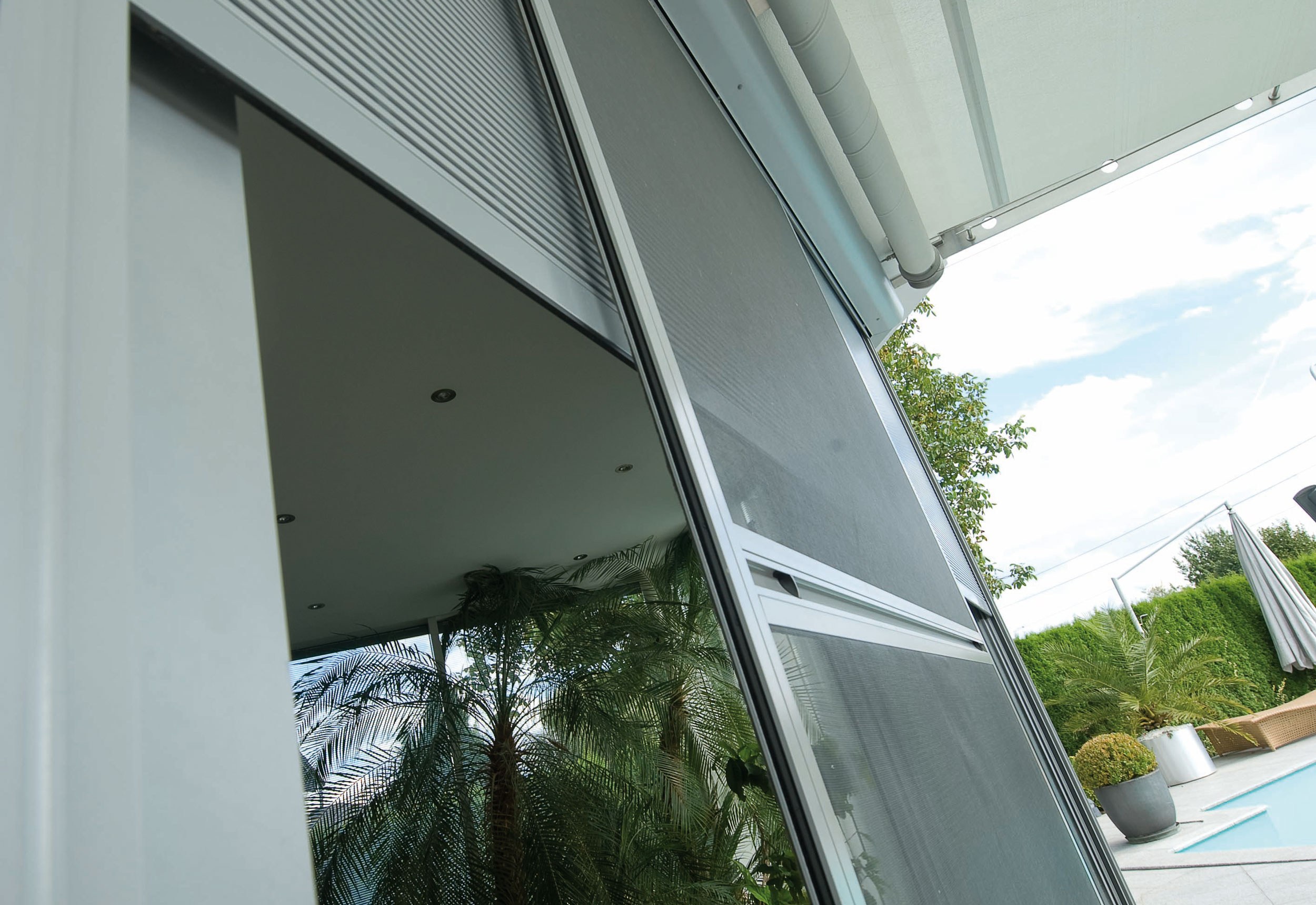 Einfamilienhaus mit Tageslicht Rollladen und Insektenschutz Schiebetür