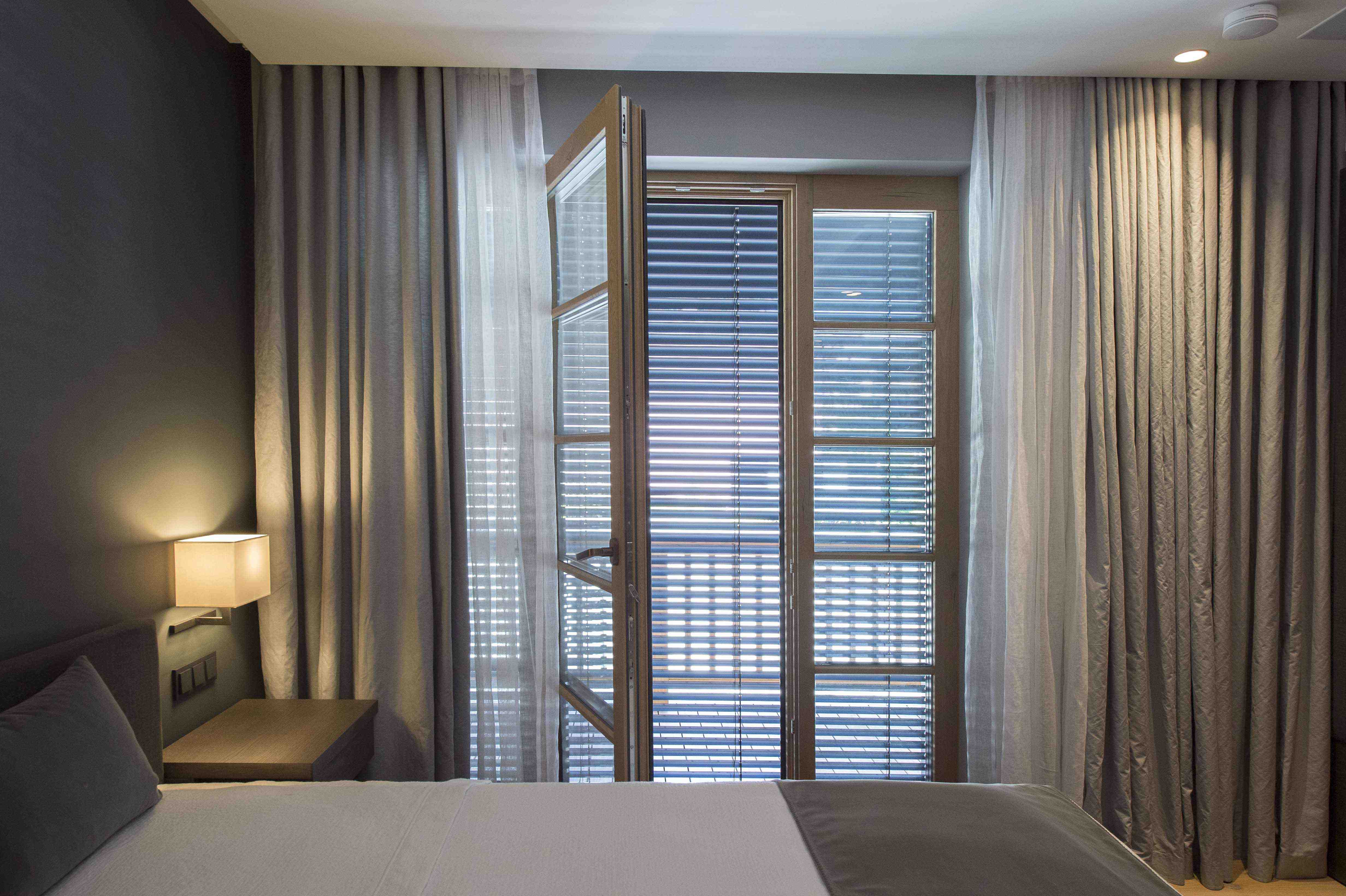 Grandhotel Kitzbühel, Aussenjalousien, Beschattung