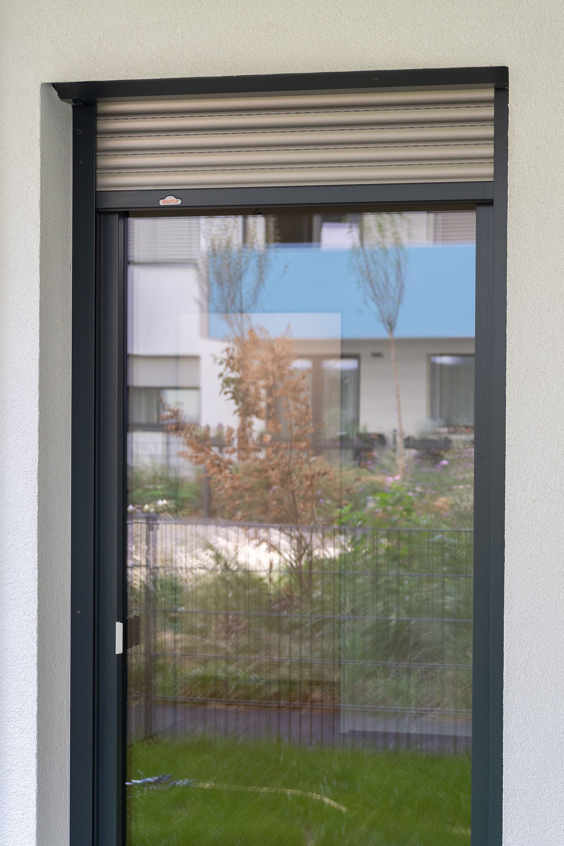 Wohnanlage mit Unterputz Rollladen