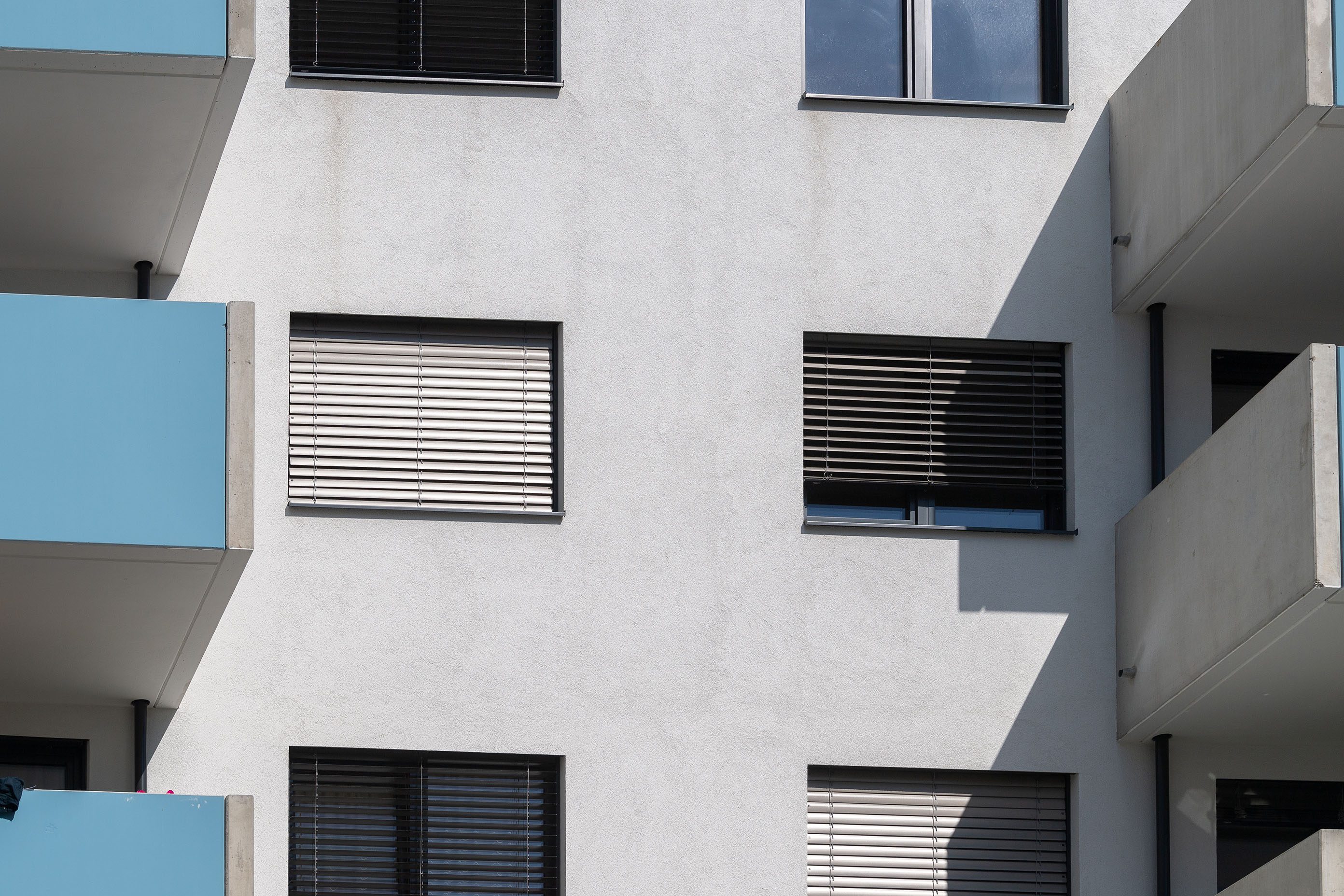 Wohnanlage mit Raffstore - Außenjalousie