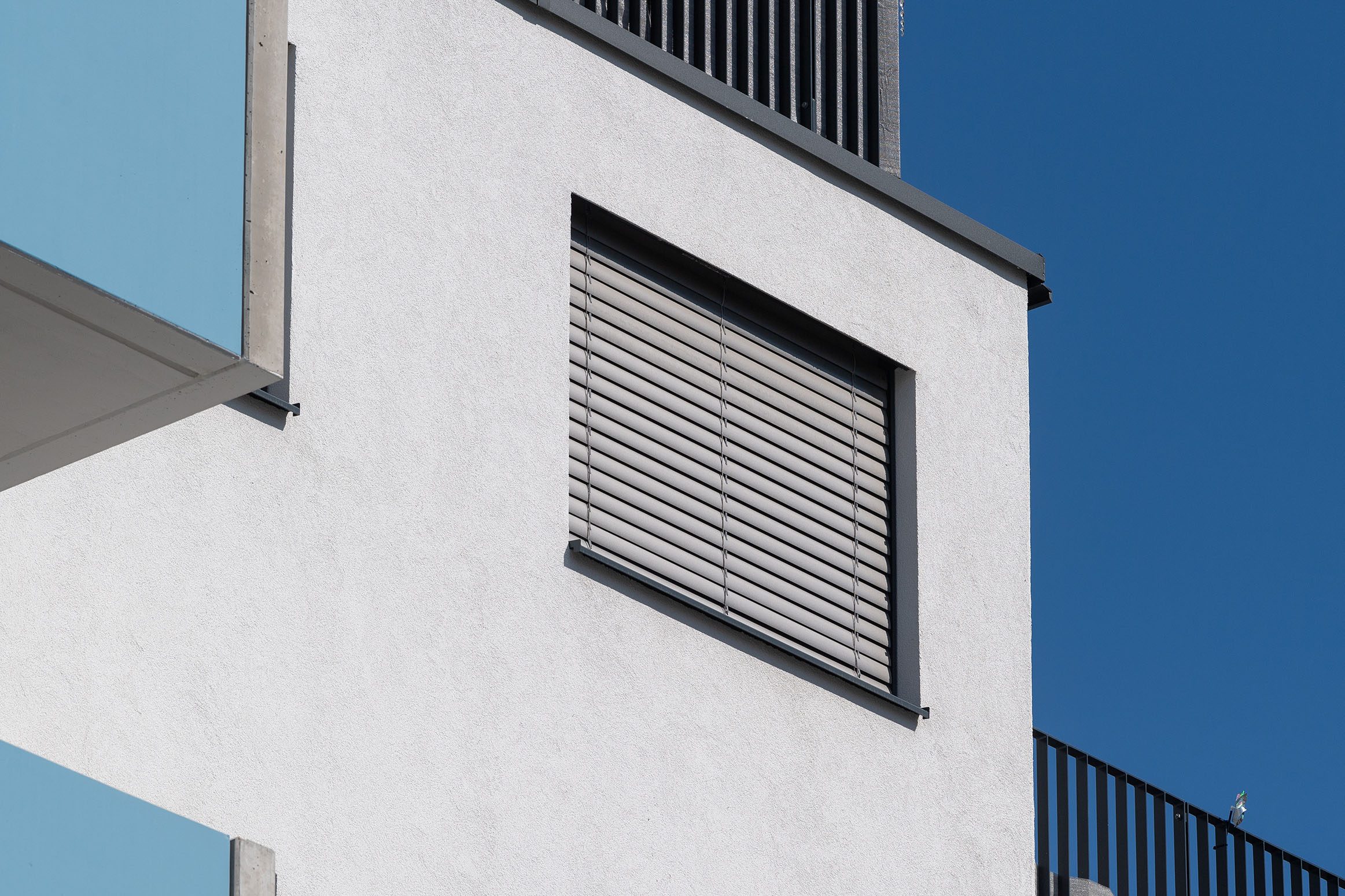 Wohnanalage mit Raffstore Außenjalousie