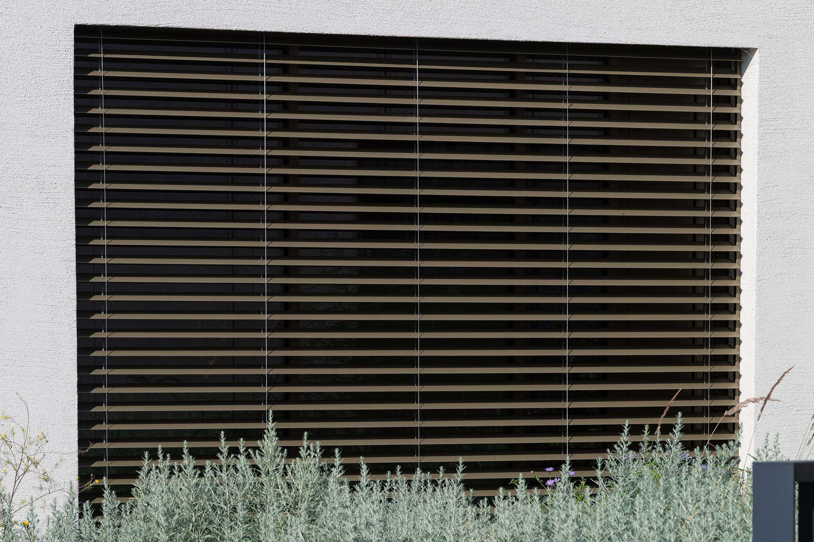 Bürogebäude mit Verbund Raffstore