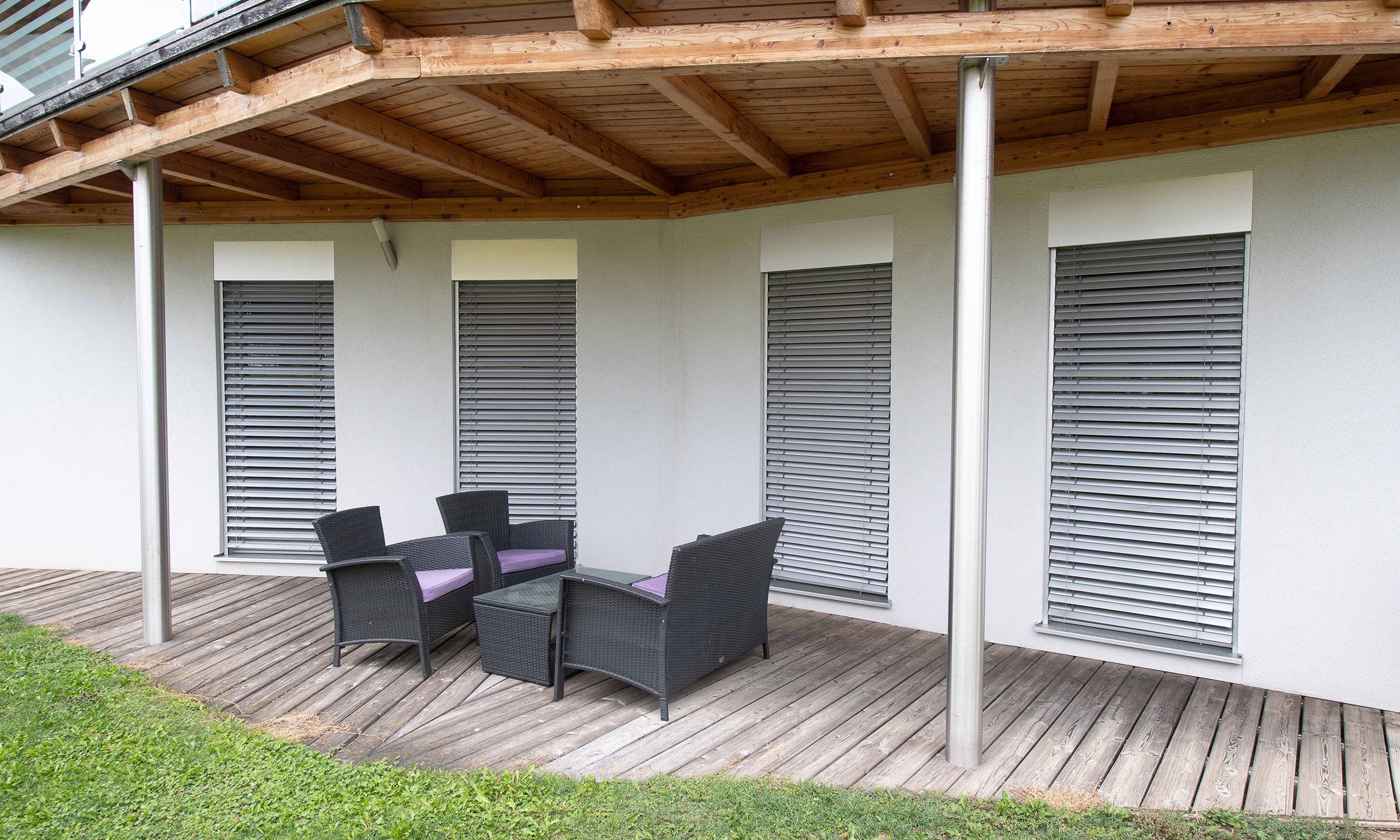 Einfamilienhaus mit Aufputz Raffstore