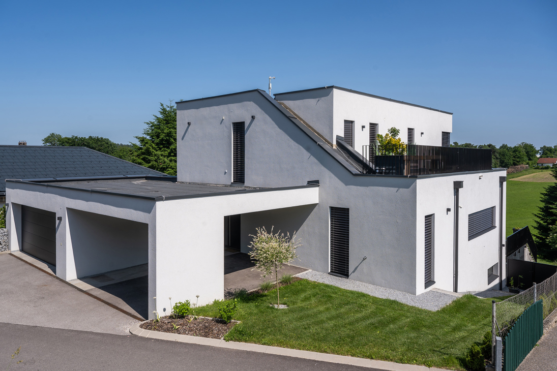 Einfamilienhaus, Raffstore RA90 Z-Lamelle außen