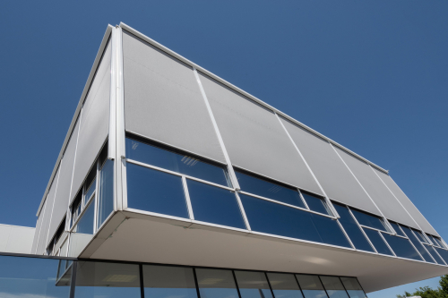ZIP Solidscreen Gebäudeansicht außen