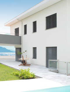 Klick-Raffsystem_KRA90-PS_Softführungsschiene_Unterputzschacht_Privat_aussen_hoch_88_retuche